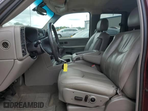 2003 GMC Sierra 1500 SLT with VIN 2GTEK19T331340237, listed as a Copart auction lot 68320575 with 208,733 mi miles and Salvage title. Bid and sale history available at DreamBid. Image 7.