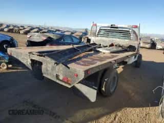 2002 Chevrolet Silverado 3500 с VIN 1GBJK34U62F110620, выставлен на аукционе Copart как лот 84043334 с пробегом Не указан миль и На запчасти • Non repairable. История ставок и продаж доступна на DreamBid. Изображение 3.