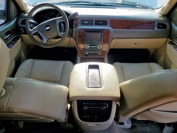 2013 Chevrolet Tahoe LTZ с VIN 1GNSCCE03DR250948, выставлен на аукционе Copart как лот 67090695 с пробегом 99 804 миль миль и Списание • Salvage title. История ставок и продаж доступна на DreamBid. Изображение 8.