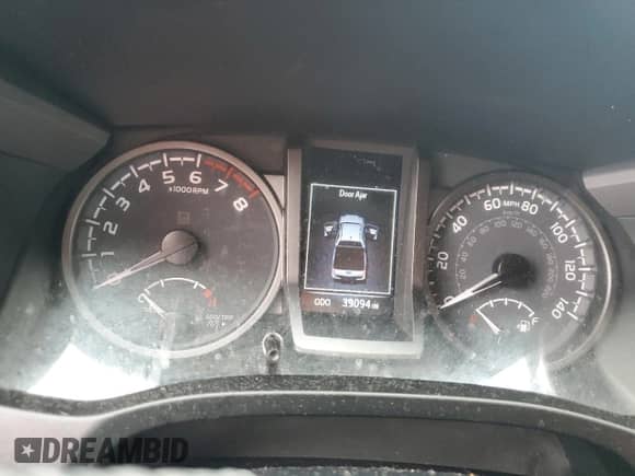 2022 Toyota Tacoma SR с VIN 3TYCZ5AN4NT102730, выставлен на аукционе Copart как лот 70374165 с пробегом 39 034 миль миль и Списание • Salvage title. История ставок и продаж доступна на DreamBid. Изображение 9.
