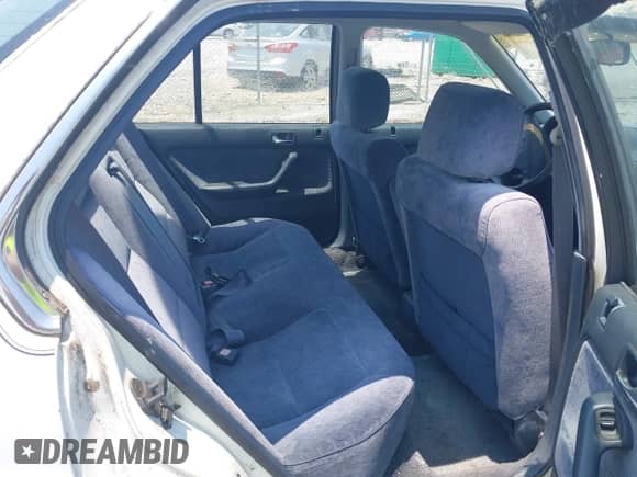 1993 Honda Accord LX z VIN JHMCB7653PC002464, wystawiony jako IAAI lot #42582131 z przebiegiem 243 918 mil mil oraz . Historia ofert i sprzedaży dostępna na DreamBid. Obrazek 8.