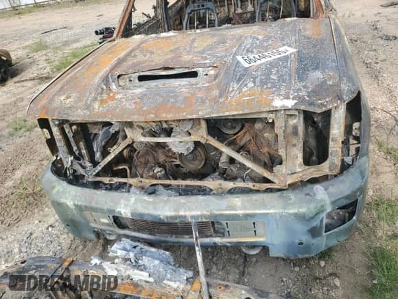 2015 Chevrolet Silverado 2500HD LTZ z VIN 1GC1KWE82FF185304, wystawiony jako Copart lot #66446155 z przebiegiem Nie podano mil oraz Nie do naprawy • Non repairable. Historia ofert i sprzedaży dostępna na DreamBid. Obrazek 11.