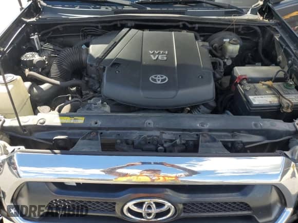 2012 Toyota Tacoma PreRunner with VIN 3TMJU4GN2CM128372, listed as a Copart auction lot 86145125 with 177,960 mi miles and Salvage title. Bid and sale history available at DreamBid. Image 11.