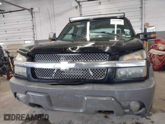 2002 Chevrolet Avalanche с VIN 3GNEC13TX2G107782, выставлен на аукционе IAAI как лот 43435600 с пробегом 259 005 миль миль и . История ставок и продаж доступна на DreamBid. Изображение 13.