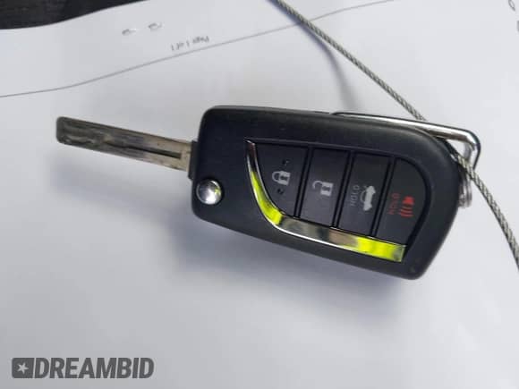 2020 Toyota Camry LE z VIN 4T1C11AK2LU999892, wystawiony jako IAAI lot #43225624 z przebiegiem Nie podano mil oraz . Historia ofert i sprzedaży dostępna na DreamBid. Obrazek 11.