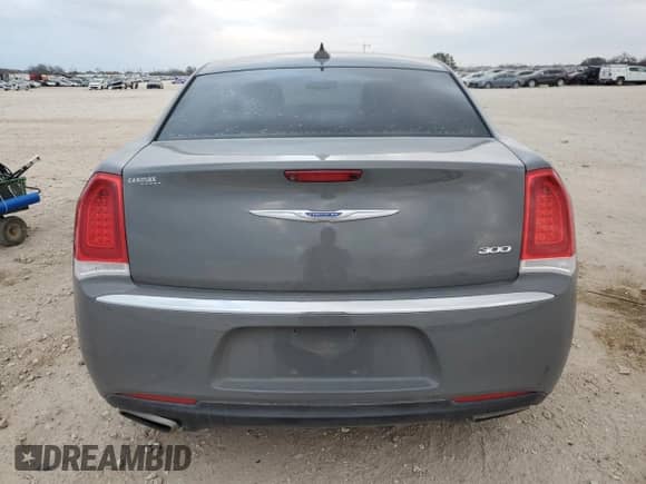 2019 Chrysler 300 Touring L с VIN 2C3CCAAG0KH517114, выставлен на аукционе Copart как лот 47687105 с пробегом 62 639 миль миль и Списание • Salvage title. История ставок и продаж доступна на DreamBid. Изображение 6.
