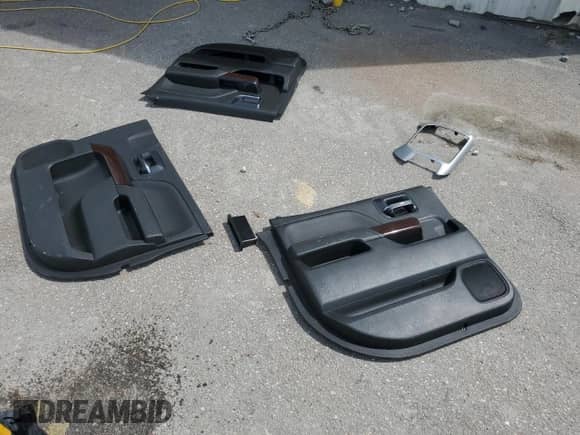 2018 GMC Sierra 1500 SLE с VIN 3GTP1MEC6JG622850, выставлен на аукционе Copart как лот 54138565 с пробегом 128 248 миль миль и Списание • Salvage title. История ставок и продаж доступна на DreamBid. Изображение 12.