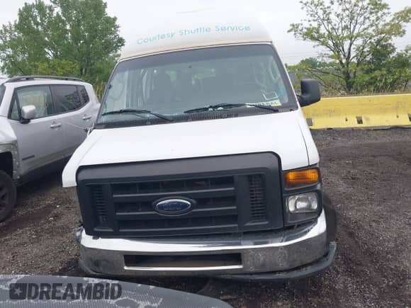 2012 Ford Econoline Cargo Commercial z VIN 1FTNS2EWXCDA42892, wystawiony jako IAAI lot #42219642 z przebiegiem 199 728 mil mil oraz . Historia ofert i sprzedaży dostępna na DreamBid. Obrazek 12.