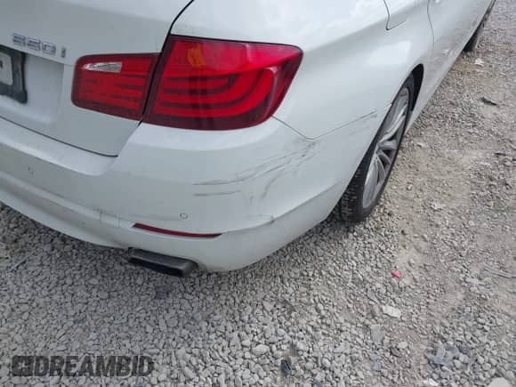 2012 BMW 5 Series 550i с VIN WBAFR9C53CDV58320, выставлен на аукционе IAAI как лот 43212513 с пробегом 71 802 миль миль и . История ставок и продаж доступна на DreamBid. Изображение 17.