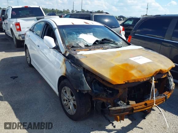 2014 Hyundai Sonata GLS z VIN 5NPEB4AC4EH877343, wystawiony jako IAAI lot #43324912 z przebiegiem Nie podano mil oraz . Historia ofert i sprzedaży dostępna na DreamBid. Obrazek 1.