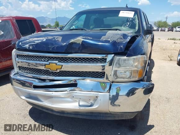 2012 Chevrolet Silverado 1500 LS z VIN 3GCPCREA1CG173747, wystawiony jako IAAI lot #38735637 z przebiegiem 162 027 mil mil oraz . Historia ofert i sprzedaży dostępna na DreamBid. Obrazek 6.