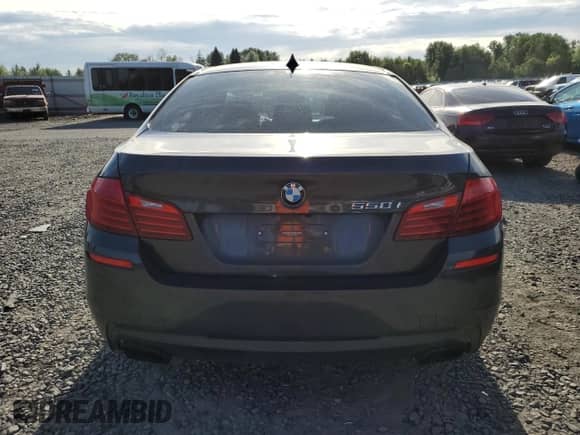 2015 BMW 5 Series 550i с VIN WBAKN9C54FD960930, выставлен на аукционе Copart как лот 56240895 с пробегом 85 276 миль миль и Чистый • Clean title. История ставок и продаж доступна на DreamBid. Изображение 6.