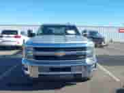 2015 Chevrolet Silverado 2500HD LT z VIN 1GC1KVE83FF653342, wystawiony jako IAAI lot #41970275 z przebiegiem 130 535 mil mil oraz . Historia ofert i sprzedaży dostępna na DreamBid. Obrazek 13.