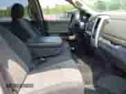 2010 Dodge 1500 SLT z VIN 1D7RV1CP3AS197393, wystawiony jako IAAI lot #42492099 z przebiegiem 238 392 mil mil oraz . Historia ofert i sprzedaży dostępna na DreamBid. Obrazek 5.