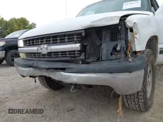 2000 Chevrolet Silverado 1500 LS z VIN 1GCEK19TXYE137190, wystawiony jako IAAI lot #43344334 z przebiegiem 248 137 mil mil oraz . Historia ofert i sprzedaży dostępna na DreamBid. Obrazek 6.