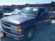 1998 Chevrolet Silverado 1500 z VIN 2GCEC19R3W1113605, wystawiony jako IAAI lot #43085580 z przebiegiem 378 005 mil mil oraz . Historia ofert i sprzedaży dostępna na DreamBid. Obrazek 2.