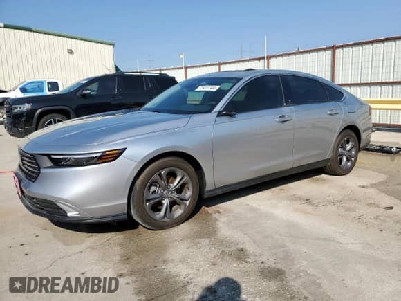 2024 Honda Accord EX z VIN 1HGCY1F36RA009582, wystawiony jako Copart lot #73411744 z przebiegiem Nie podano mil oraz Czysty tytuł • Clean title. Historia ofert i sprzedaży dostępna na DreamBid. Obrazek 1.