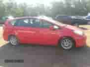 2015 Toyota Prius Two z VIN JTDZN3EU0FJ021634, wystawiony jako IAAI lot #42839629 z przebiegiem 121 014 mil mil oraz . Historia ofert i sprzedaży dostępna na DreamBid. Obrazek 13.