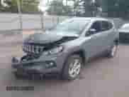 2023 Jeep Compass Latitude z VIN 3C4NJDBN9PT546487, wystawiony jako IAAI lot #43053671 z przebiegiem 16 170 mil mil oraz . Historia ofert i sprzedaży dostępna na DreamBid. Obrazek 17.