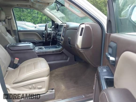 2015 GMC Sierra 1500 Denali with VIN 3GTU2WEC5FG114727, listed as a IAAI auction lot 42687823 with 265,860 mi miles and . Bid and sale history available at DreamBid. Image 5.