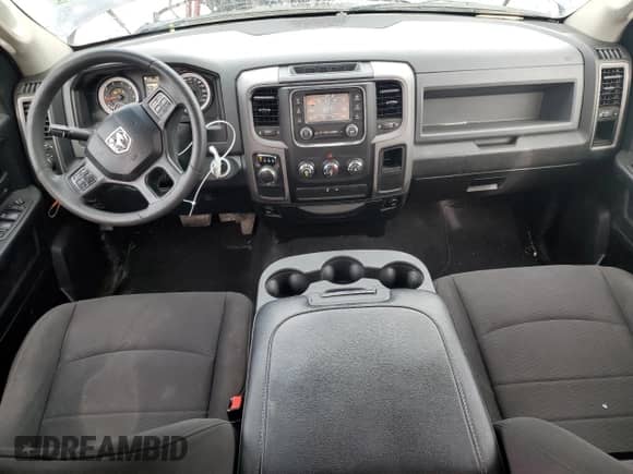 2018 Ram 1500 Express z VIN 1C6RR6KG2JS292712, wystawiony jako Copart lot #51218695 z przebiegiem 111 685 mil mil oraz Szkoda całkowita • Salvage title. Historia ofert i sprzedaży dostępna na DreamBid. Obrazek 8.