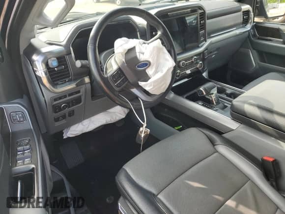 2021 Ford F-150 XL z VIN 1FTFW1EDXMFC68941, wystawiony jako Copart lot #58627445 z przebiegiem Nie podano mil oraz Szkoda całkowita • Salvage title. Historia ofert i sprzedaży dostępna na DreamBid. Obrazek 8.