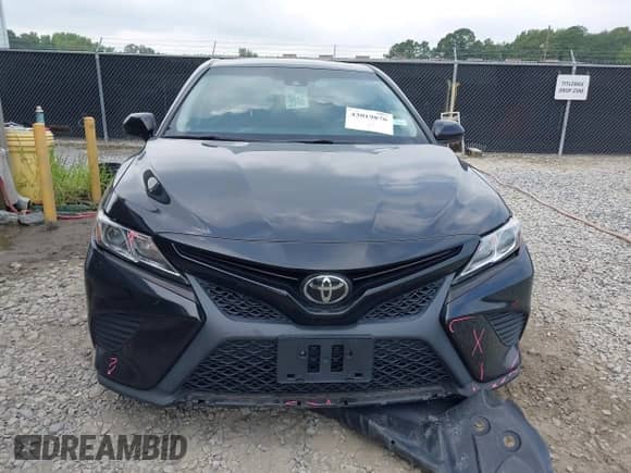 2020 Toyota Camry SE z VIN 4T1G11AK4LU342383, wystawiony jako IAAI lot #43019876 z przebiegiem 111 118 mil mil oraz . Historia ofert i sprzedaży dostępna na DreamBid. Obrazek 12.