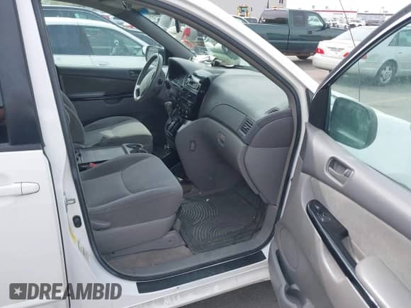 2005 Toyota Sienna LE с VIN 5TDBA23C05S042048, выставлен на аукционе IAAI как лот 42103029 с пробегом 254 690 миль миль и . История ставок и продаж доступна на DreamBid. Изображение 5.