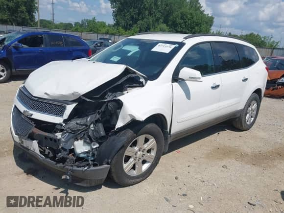 2011 Chevrolet Traverse 2LT z VIN 1GNKRJED9BJ307820, wystawiony jako IAAI lot #42713276 z przebiegiem Nie podano mil oraz . Historia ofert i sprzedaży dostępna na DreamBid. Obrazek 2.