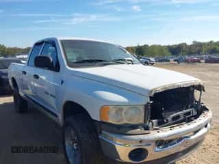 2005 Dodge 1500 SLT z VIN 1D7HU18N35S213698, wystawiony jako IAAI lot #43468291 z przebiegiem Nie podano mil oraz . Historia ofert i sprzedaży dostępna na DreamBid. Obrazek 1.