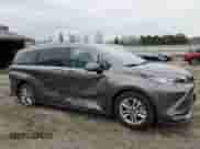 2023 Toyota Sienna Limited с VIN 5TDZSKFC1PS097196, выставлен на аукционе Copart как лот 44306235 с пробегом 12 043 миль миль и Списание • Salvage title. История ставок и продаж доступна на DreamBid. Изображение 4.