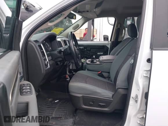 2016 Ram 1500 SLT z VIN 1C6RR6GG6GS394757, wystawiony jako IAAI lot #41891832 z przebiegiem 131 700 mil mil oraz . Historia ofert i sprzedaży dostępna na DreamBid. Obrazek 5.