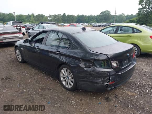 2012 BMW 5 Series 528i z VIN WBAXG5C51CC593866, wystawiony jako IAAI lot #42859368 z przebiegiem 72 131 mil mil oraz . Historia ofert i sprzedaży dostępna na DreamBid. Obrazek 3.