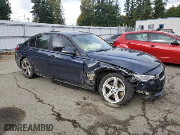 2013 BMW 3 Series 328i z VIN WBA3C1C56DF436787, wystawiony jako Copart lot #82644165 z przebiegiem 147 585 mil mil oraz Szkoda całkowita • Salvage title. Historia ofert i sprzedaży dostępna na DreamBid. Obrazek 4.