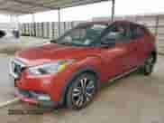 2020 Nissan Kicks SR z VIN 3N1CP5DV2LL486011, wystawiony jako Copart lot #71710155 z przebiegiem 60 972 mil mil oraz Szkoda całkowita • Salvage title. Historia ofert i sprzedaży dostępna na DreamBid. Obrazek 1.