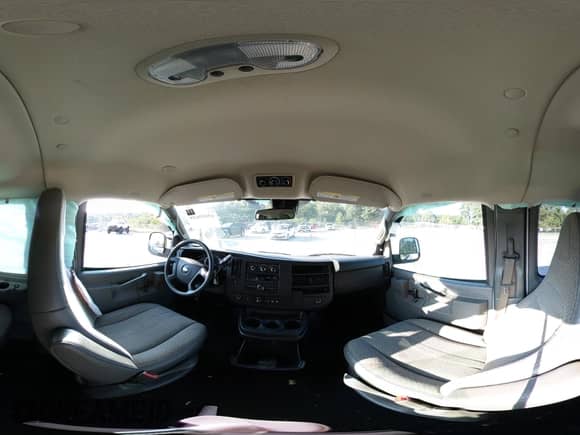 2020 Chevrolet Express Passenger LT с VIN 1GAZGPFG5L1173214, выставлен на аукционе IAAI как лот 43059629 с пробегом 109 145 миль миль и . История ставок и продаж доступна на DreamBid. Изображение 18.