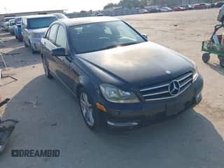 2014 Mercedes-Benz C 250 Sport с VIN WDDGF4HB0EA960873, выставлен на аукционе IAAI как лот 43525113 с пробегом 93 094 миль миль и . История ставок и продаж доступна на DreamBid. Изображение 1.