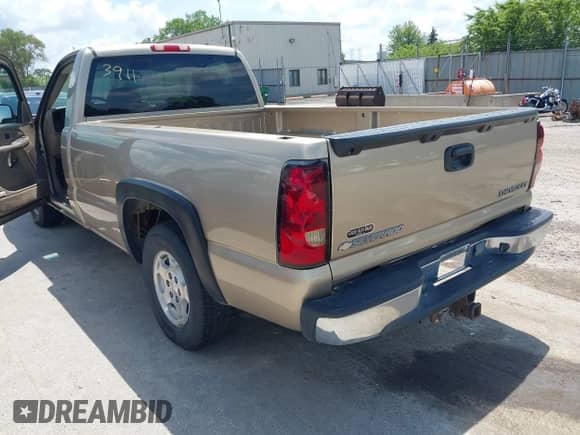 2004 Chevrolet Silverado 1500 LS with VIN 1GCEC14T84Z306534, listed as a IAAI auction lot 42603911 with 172,896 mi miles and . Bid and sale history available at DreamBid. Image 14.