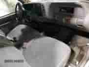 1998 Chevrolet Silverado 2500 с VIN 1GCGK29R2WE123218, выставлен на аукционе Copart как лот 45035105 с пробегом 190 034 миль миль и Списание • Salvage title. История ставок и продаж доступна на DreamBid. Изображение 8.