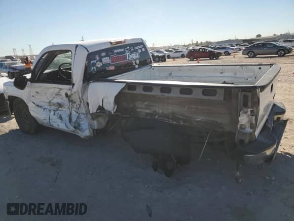 2002 GMC Sierra 1500 z VIN 1GTEC14W22Z331436, wystawiony jako Copart lot #84550994 z przebiegiem 243 764 mil mil oraz Szkoda całkowita • Salvage title. Historia ofert i sprzedaży dostępna na DreamBid. Obrazek 2.