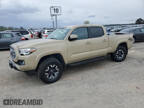 2017 Toyota Tacoma SR5 with VIN 3TMBZ5DN9HM012089, listed as a Copart auction lot 86295415 with 221,378 mi miles and Salvage title. Bid and sale history available at DreamBid. Image 1.