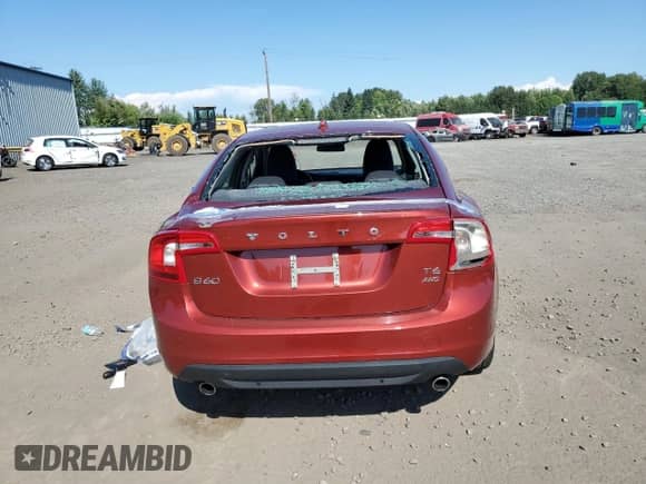 2013 Volvo S60 T6 R-Design Platinum с VIN YV1902FH0D2174865, выставлен на аукционе Copart как лот 65460525 с пробегом 42 798 миль миль и Списание • Salvage title. История ставок и продаж доступна на DreamBid. Изображение 6.