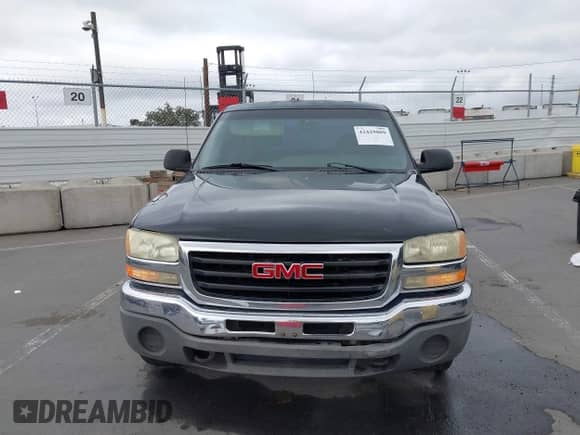 2004 GMC Sierra 1500 with VIN 1GTEC19X04Z338308, listed as a IAAI auction lot 42429809 with 216,056 mi miles and . Bid and sale history available at DreamBid. Image 12.