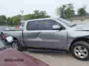 2019 Ram 1500 Big Horn z VIN 1C6RRFFG6KN674459, wystawiony jako IAAI lot #43144182 z przebiegiem 108 916 mil mil oraz . Historia ofert i sprzedaży dostępna na DreamBid. Obrazek 14.