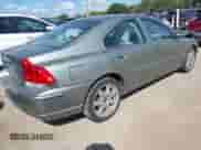 2006 Volvo S60 2.5L Turbo с VIN YV1RS592862536513, выставлен на аукционе IAAI как лот 42938365 с пробегом 103 476 миль миль и . История ставок и продаж доступна на DreamBid. Изображение 4.