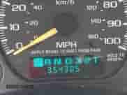 2000 Chevrolet Silverado 1500 LS z VIN 1GCEC19V9YZ170074, wystawiony jako IAAI lot #42453108 z przebiegiem 354 305 mil mil oraz . Historia ofert i sprzedaży dostępna na DreamBid. Obrazek 7.