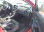 2013 Chevrolet Cruze 2LT z VIN 1G1PE5SB2D7188747, wystawiony jako IAAI lot #42998393 z przebiegiem 206 910 mil mil oraz . Historia ofert i sprzedaży dostępna na DreamBid. Obrazek 5.