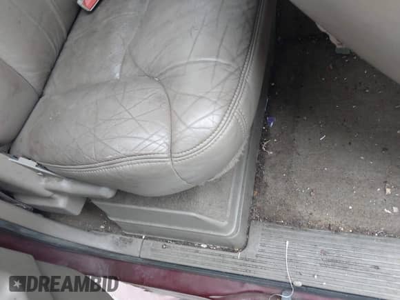 1997 GMC Sierra 1500 с VIN 2GTEC19R1V1533913, выставлен на аукционе IAAI как лот 42355146 с пробегом Не указан миль и . История ставок и продаж доступна на DreamBid. Изображение 8.