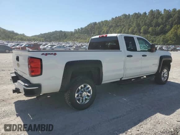 2017 Chevrolet Silverado 2500HD Work Truck z VIN 1GC2KUEG6HZ164926, wystawiony jako Copart lot #69358695 z przebiegiem 209 034 mil mil oraz Szkoda całkowita • Salvage title. Historia ofert i sprzedaży dostępna na DreamBid. Obrazek 3.