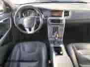 2015 Volvo S60 T5 Premier с VIN YV1612TK9F1347954, выставлен на аукционе Copart как лот 43067315 с пробегом 73 474 миль миль и Списание • Salvage title. История ставок и продаж доступна на DreamBid. Изображение 8.